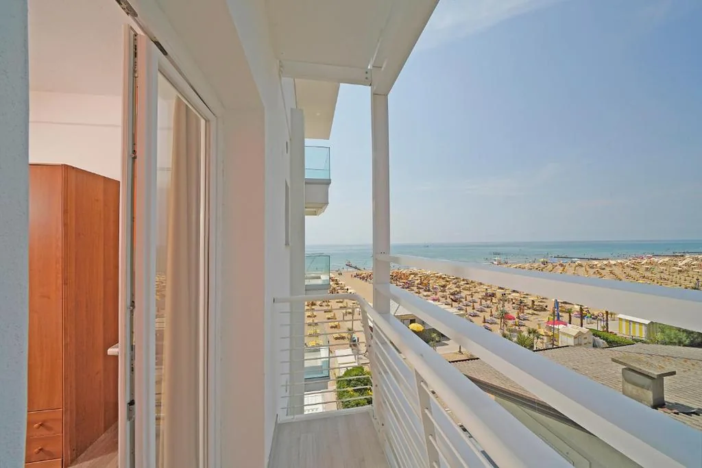 Camera Comfort Matrimoniale/Doppia con Letti Singoli — Hotel Strand a frontemare