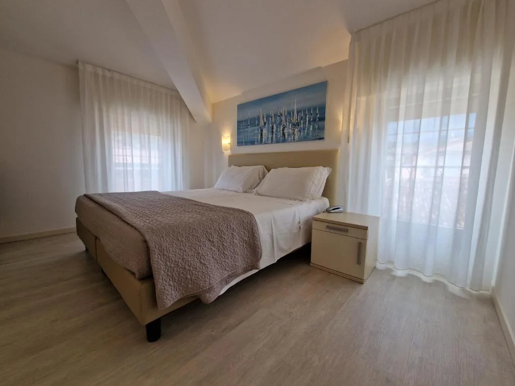 Camera Comfort Matrimoniale/Doppia con Letti Singoli — Hotel Villa Anthea