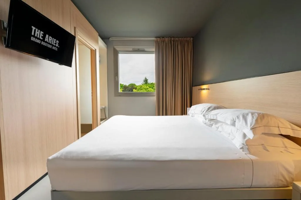 Comfort Double or Twin Room — The Aries Hotel