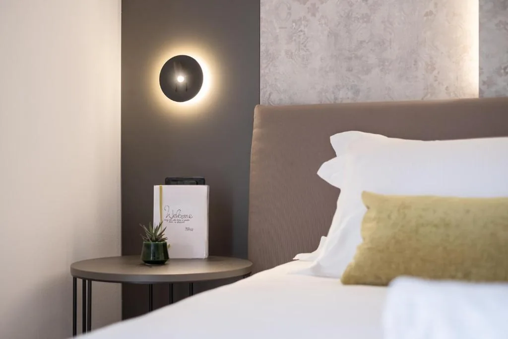 Camera con Vista Lago — La Cipressina B&B