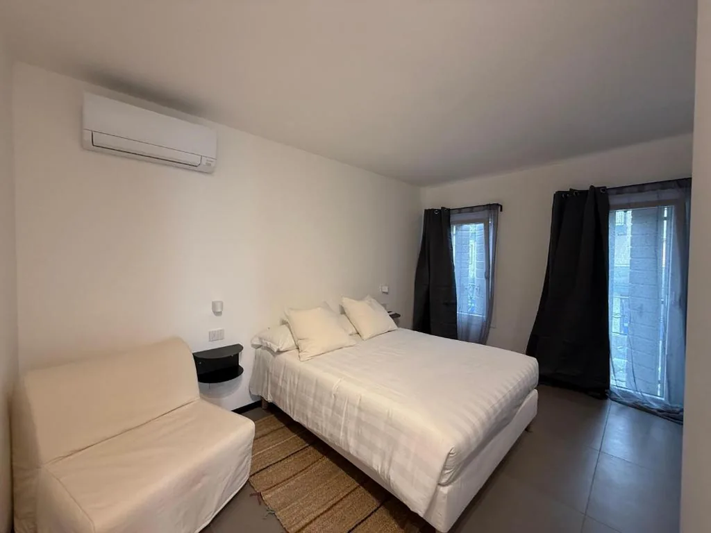 Deluxe Room (2 Adults + 1 Child) — Casa Anna