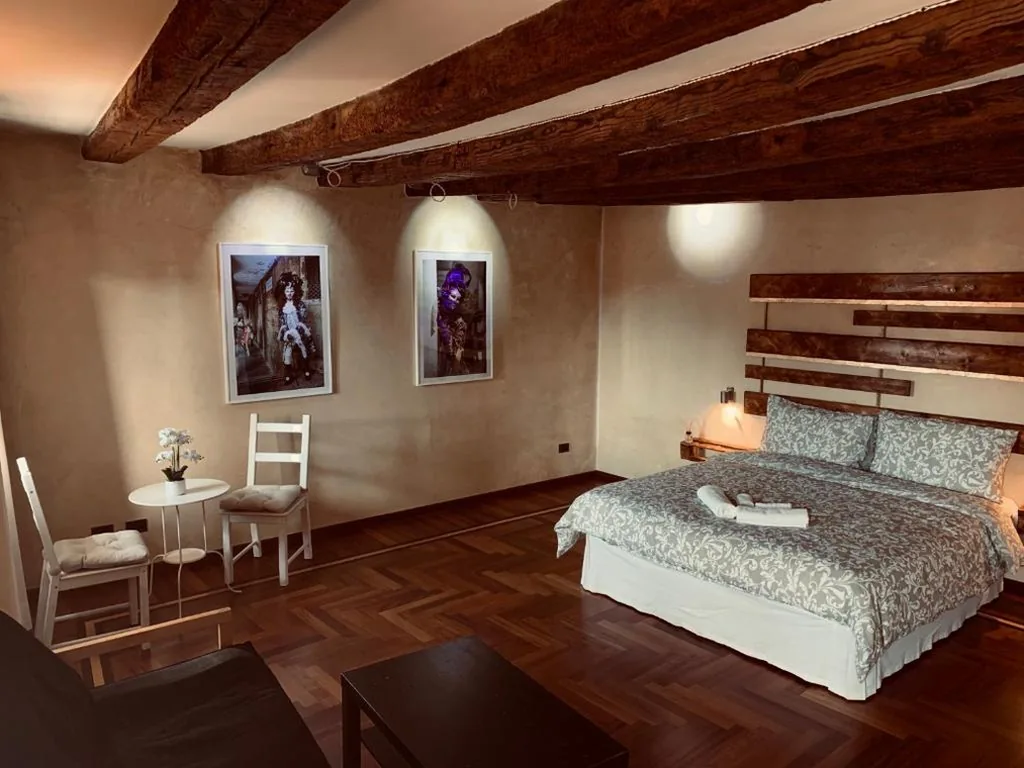 Deluxe Room with External Private Bathroom — Ai Sogni