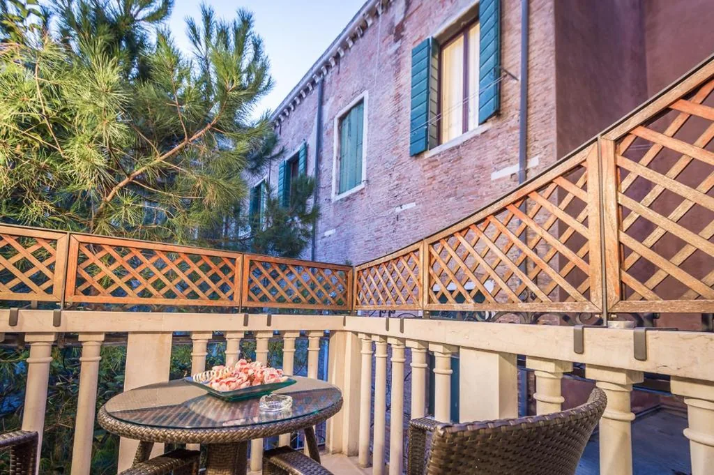 Deluxe Room with Terrace — Ca’ Dei Dogi
