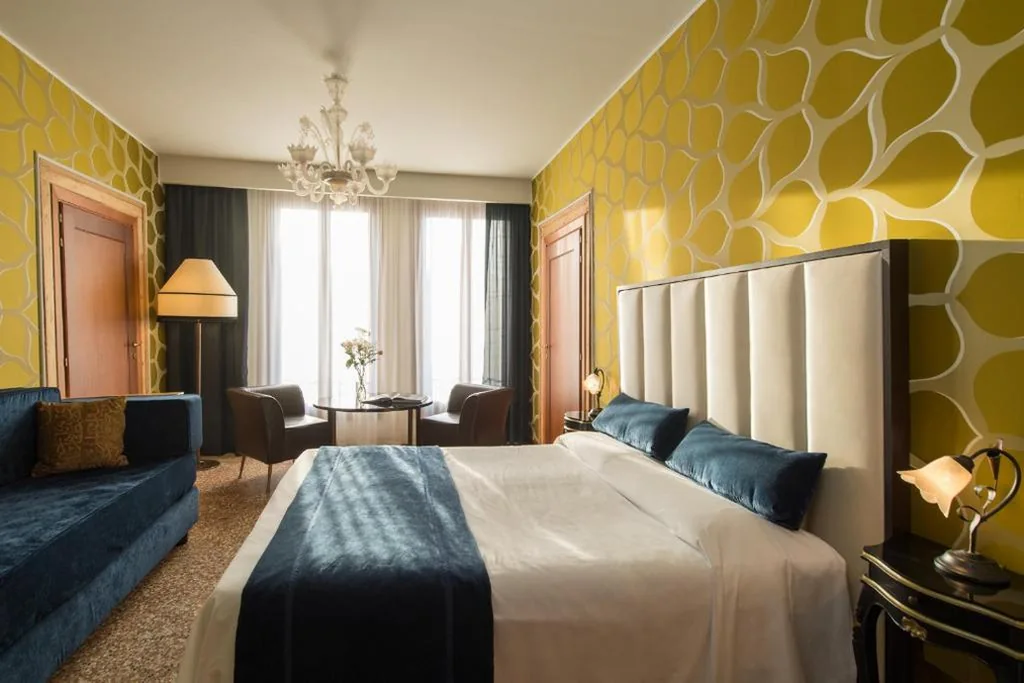 Deluxe Room with Grand Canal View — Locanda Leon Bianco on the Grand Canal