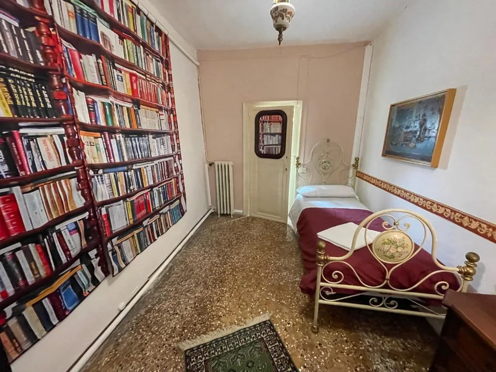 Deluxe Twin Room — Lions Venice Guest house