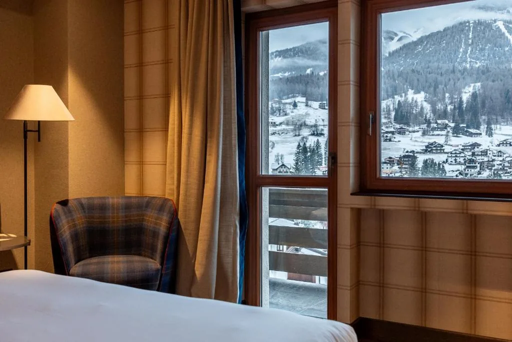Deluxe Room — Eight Cortina