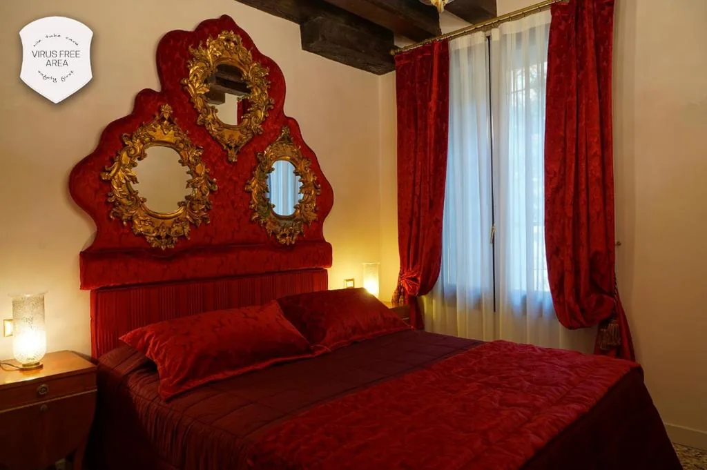 Deluxe Room — Granda Sweet Suites