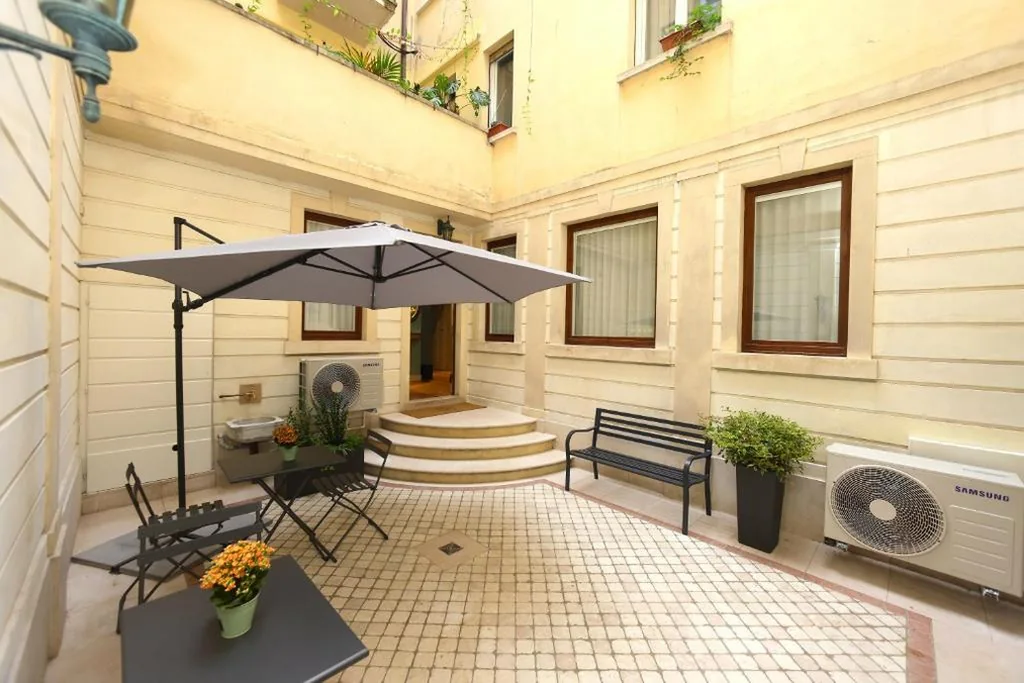 Deluxe Room — La Pigna Suites