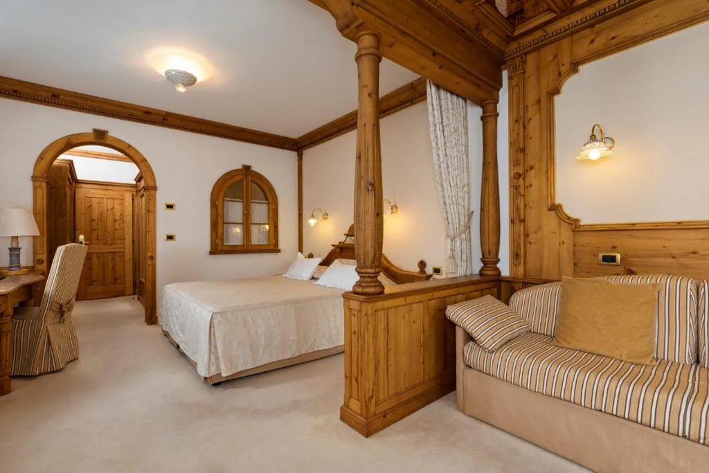 Deluxe Double Room with Hot Tub — Sporthotel Arabba