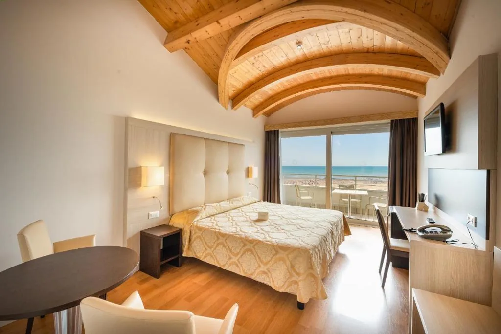 Camera Deluxe Matrimoniale con Vista Mare — Park Hotel Pineta Boutique Hotel