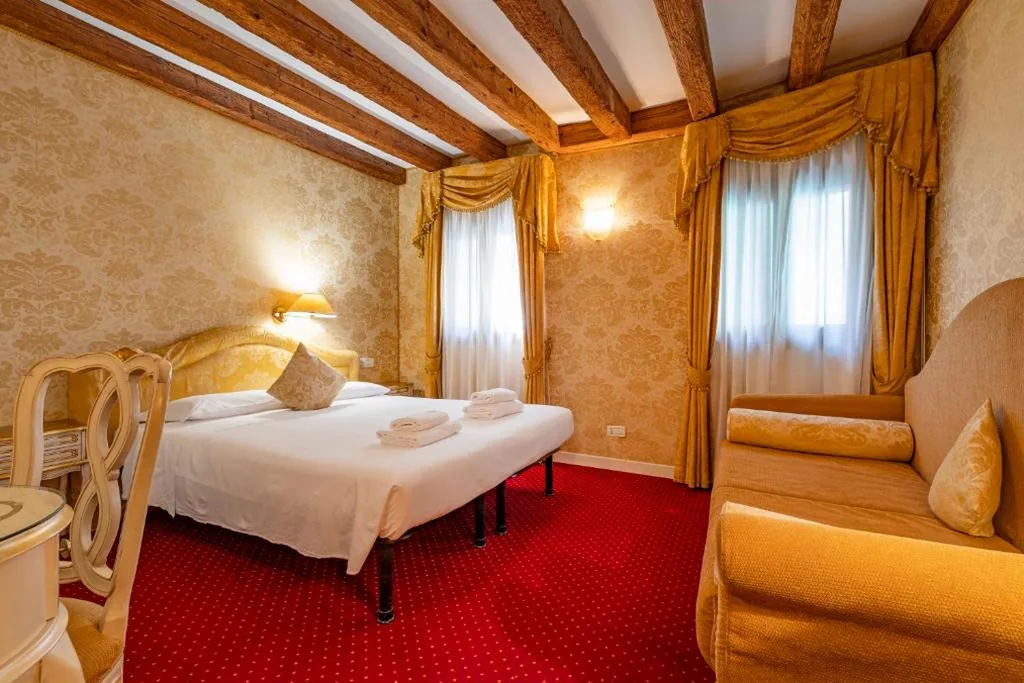 Deluxe Double Room with Sea View — Residence Ca’ di Malta Arsenale by Wonderful Italy