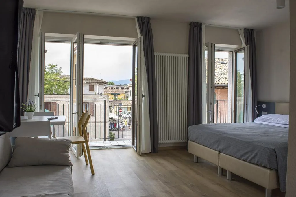 Deluxe Double or Twin Room with Balcony — Casa Beccherie