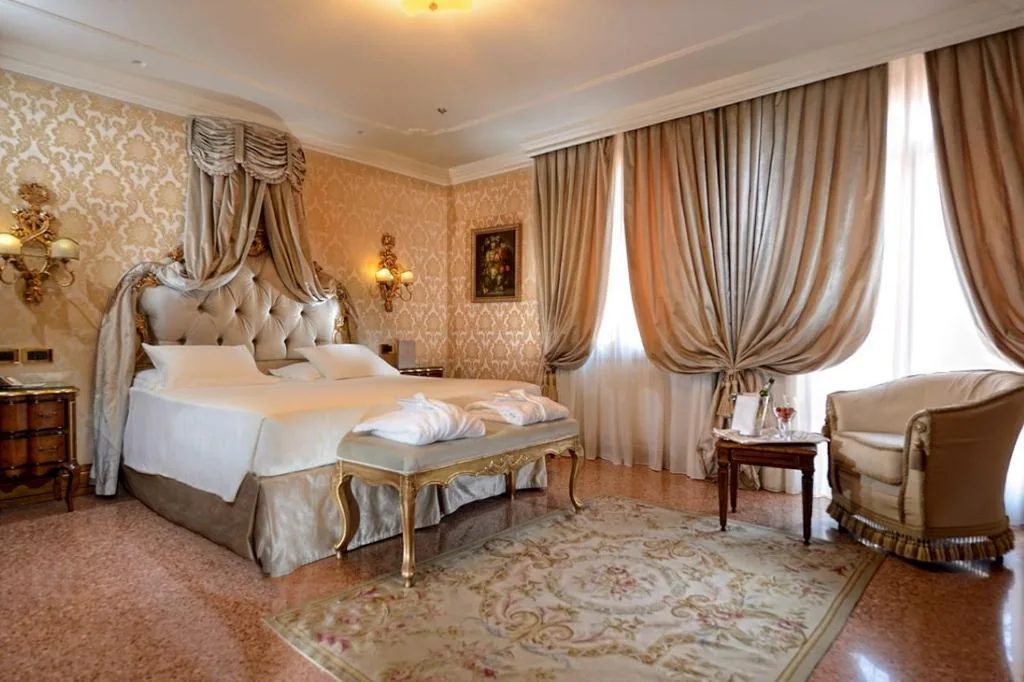 Camera Deluxe Matrimoniale/Doppia con Letti Singoli — Hotel Ai Reali – Small Luxury Hotels of the World