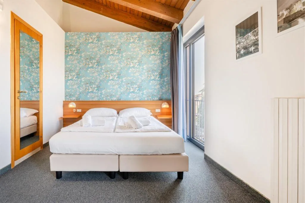 Camera Deluxe Matrimoniale/Doppia con Letti Singoli con Vista Lago — Hotel Al Castello