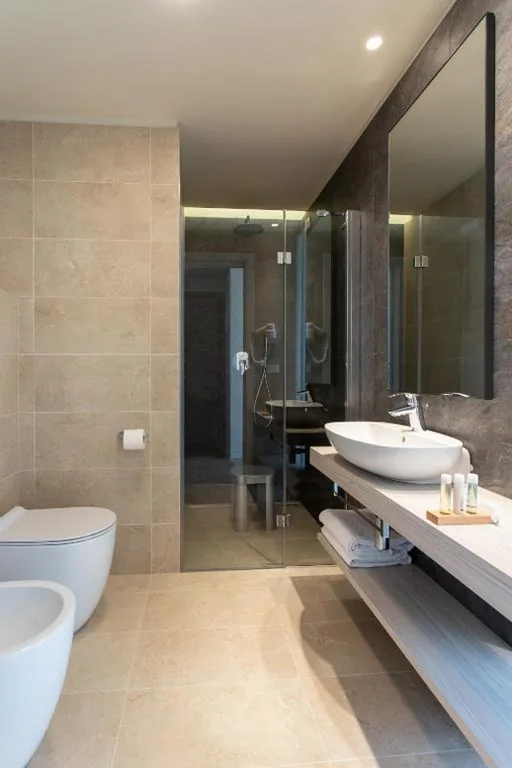 Deluxe Double or Twin Room with Sea View — Hotel Ancora