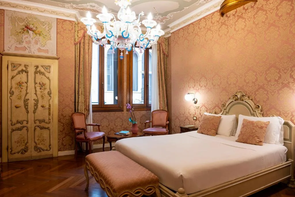 Deluxe Double or Twin Room — Hotel Antico Doge – a Member of Elizabeth Hotel Group