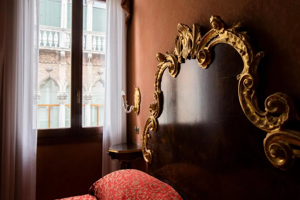 Camera Deluxe Matrimoniale/Doppia con Letti Singoli — Hotel Ateneo