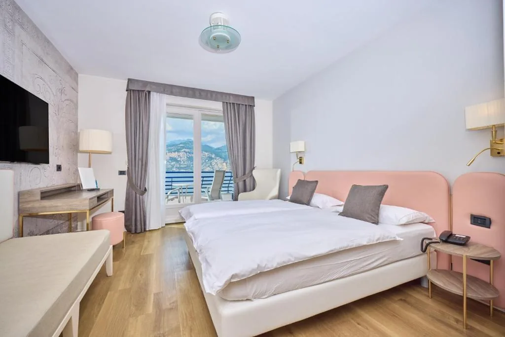 Camera Deluxe Matrimoniale/Doppia con Letti Singoli con Vista Lago — Hotel Capri