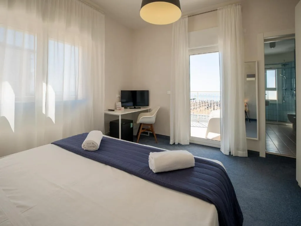 Camera Deluxe Matrimoniale/Doppia con Letti Singoli con Vista Mare — Hotel Concordia