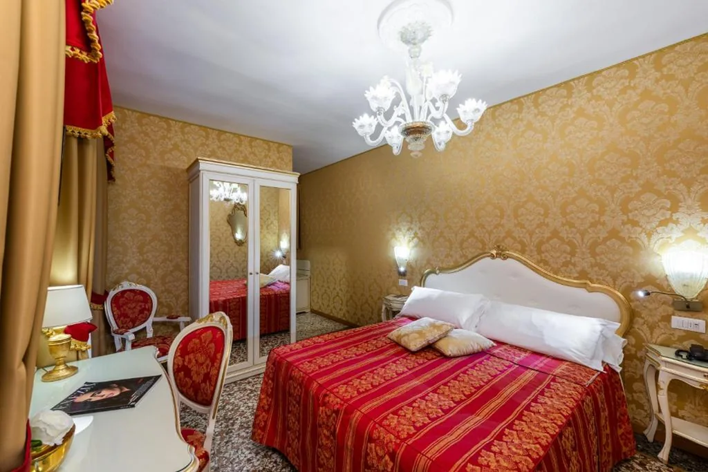 Camera Deluxe Matrimoniale/Doppia con Letti Singoli con Balcone — Hotel Il Mercante di Venezia