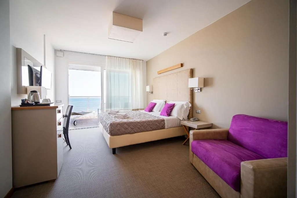 Camera Deluxe Matrimoniale/Doppia con Letti Singoli con Vista Mare — Hotel Le Soleil