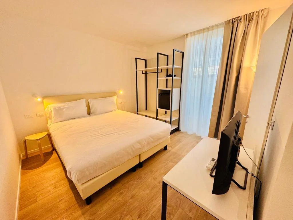 Camera Deluxe Matrimoniale/Doppia con Letti Singoli con Balcone — Hotel Pex Verona