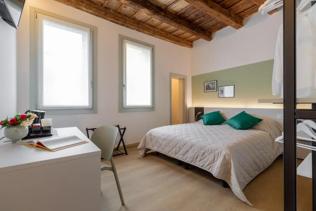 Deluxe Double or Twin Room — La Piazza