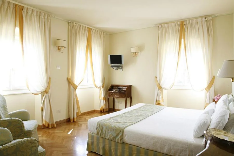 Camera Deluxe Matrimoniale/Doppia con Letti Singoli con Vista Lago — La Vittoria Boutique Hotel