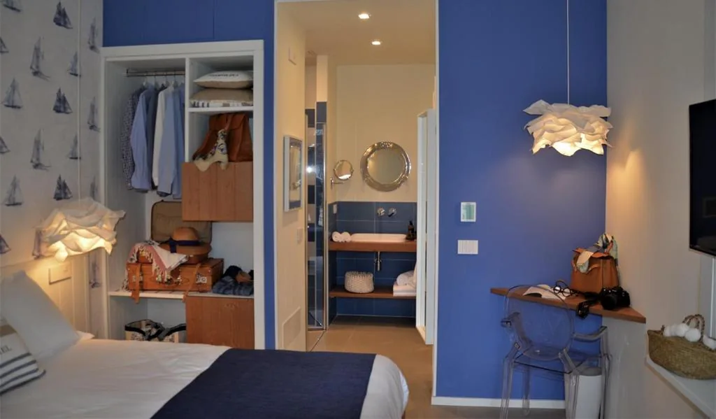 Deluxe Double or Twin Room — Lugana 9