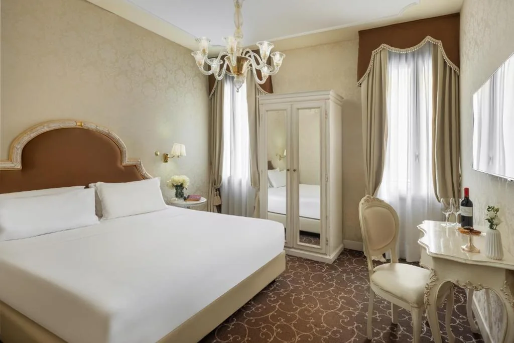 Deluxe Double or Twin Room — Maison Venezia | UNA Esperienze