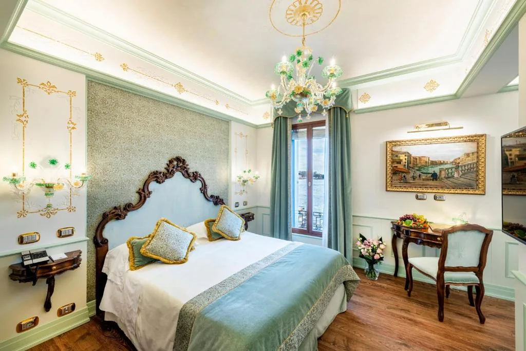 Deluxe Double or Twin Room with Grand Canal View — Monaco & Grand Canal