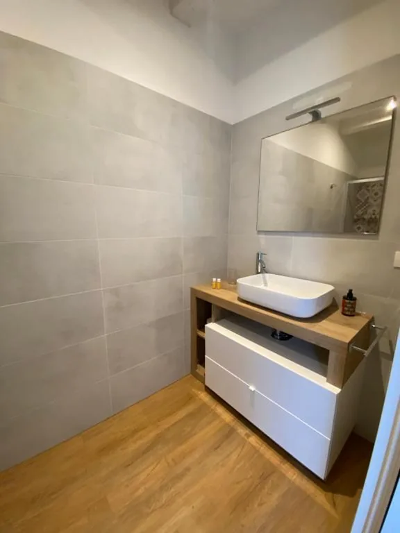 Deluxe Double or Twin Room with Balcony — Room259
