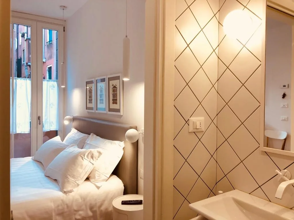 Camera Deluxe Matrimoniale/Doppia con Letti Singoli con Balcone — San Marco Design Suites