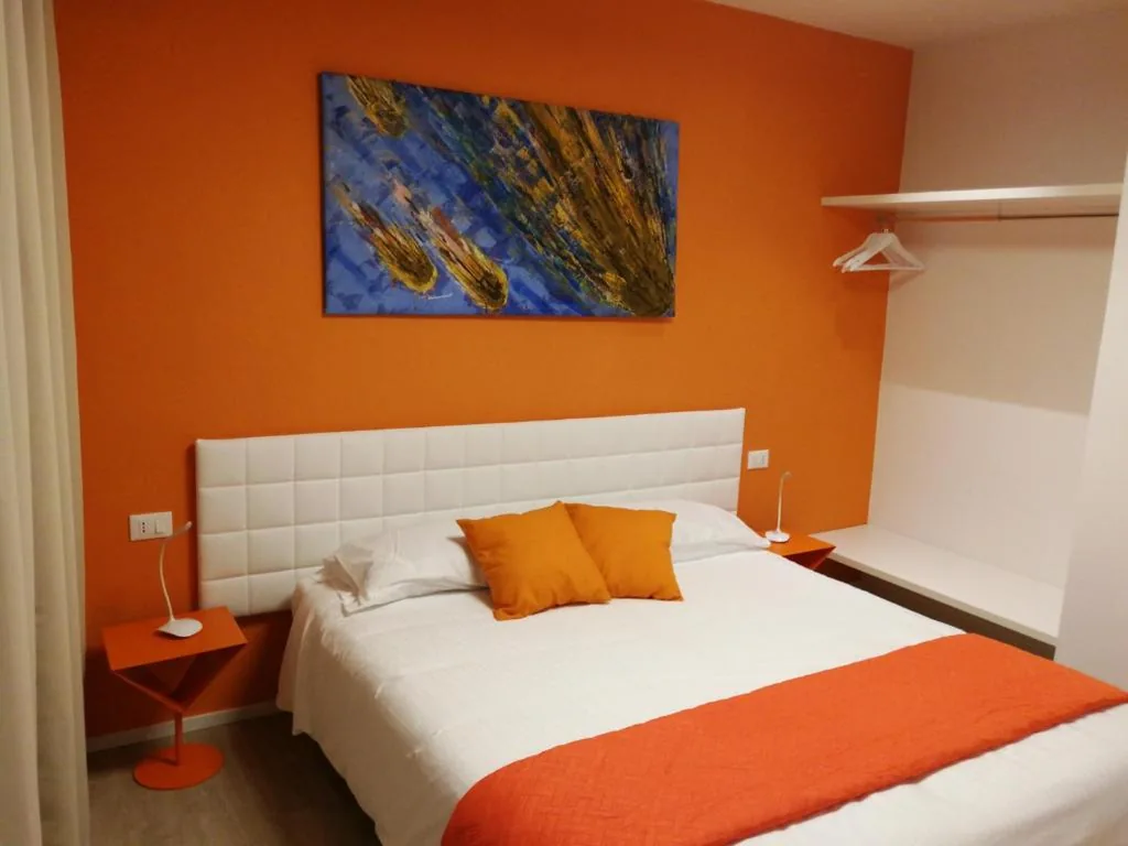 Deluxe Double or Twin Room with River View — Suite Color Verona
