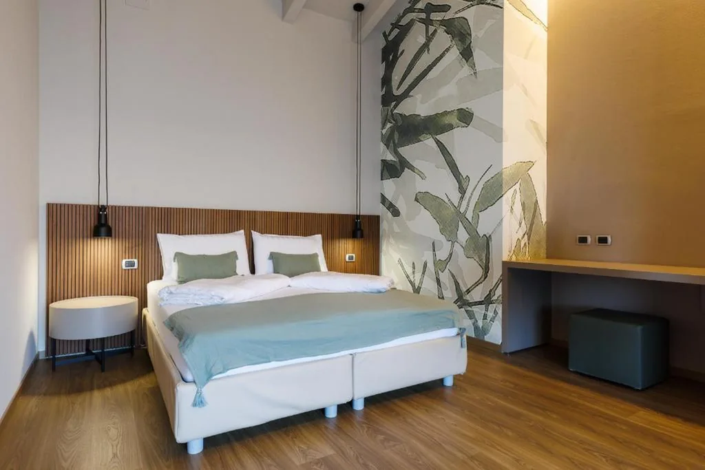 Deluxe Room — Piccolo Hotel