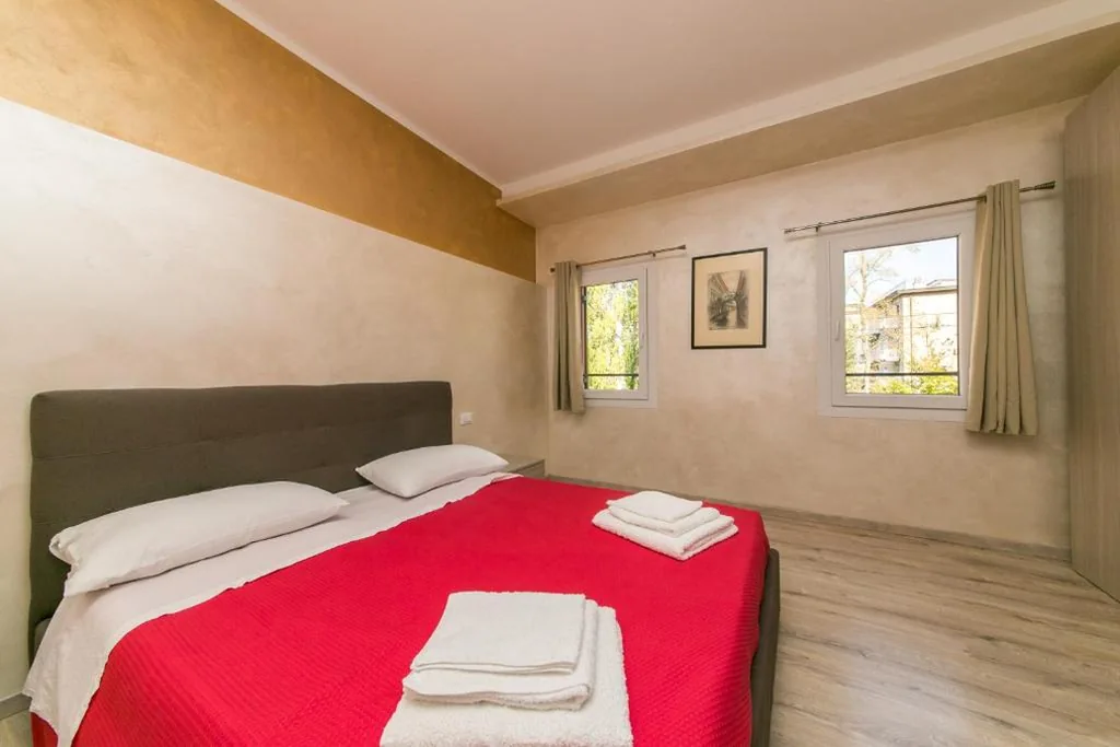 Deluxe Room — Red Lion Guest House