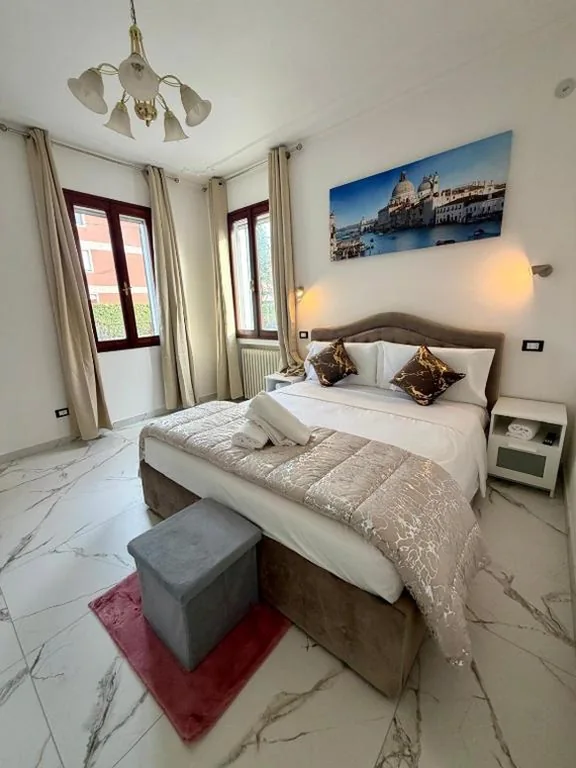Deluxe Room — venice star villa