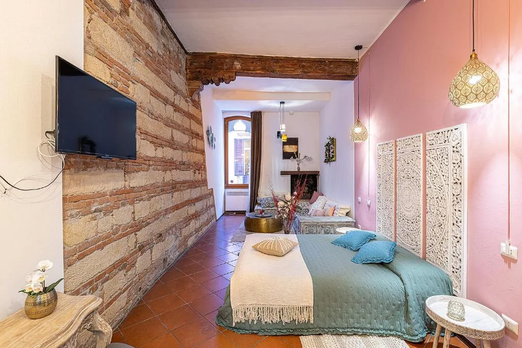 Camera Deluxe — White & Gold Suite Verona