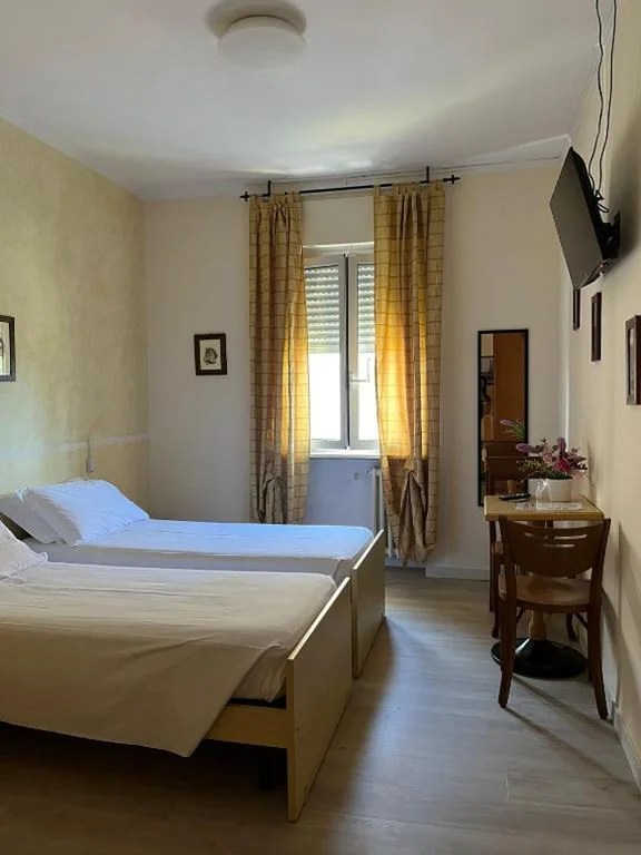 Twin Room — Albergo AQUILA