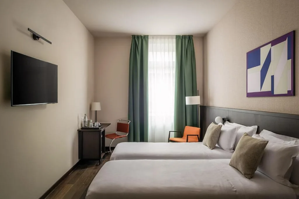 Twin Room — BYPILLOW Grand Central