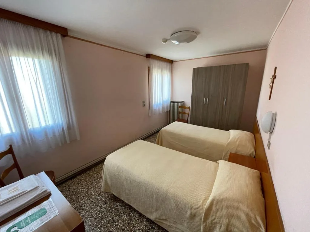 Camera Doppia con Letti Singoli — Casa Caburlotto