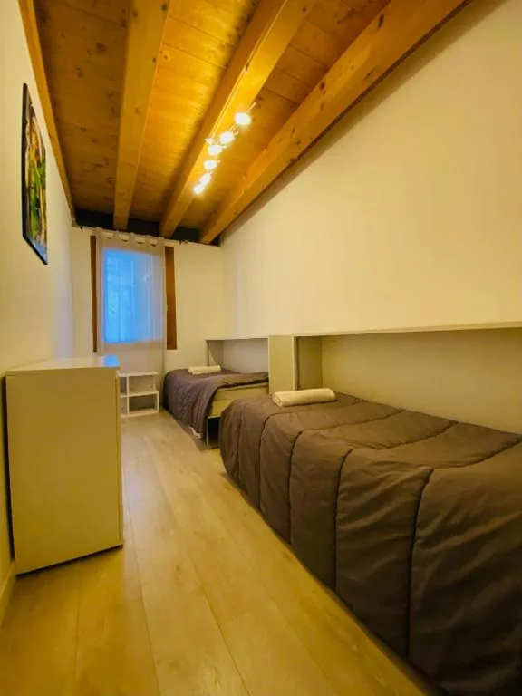 Twin Room — Central Luxury Garden guest house