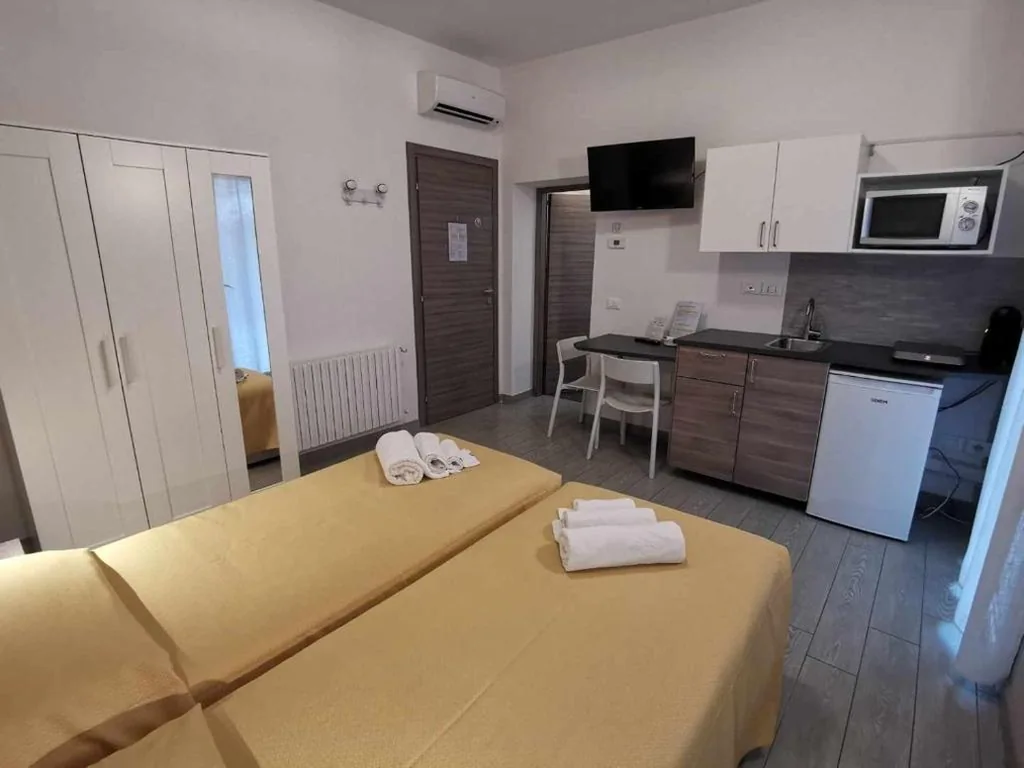 Camera Doppia con Letti Singoli con Bagno Privato — Casa Belfiore Vicenza Martiri di Belfiore 23