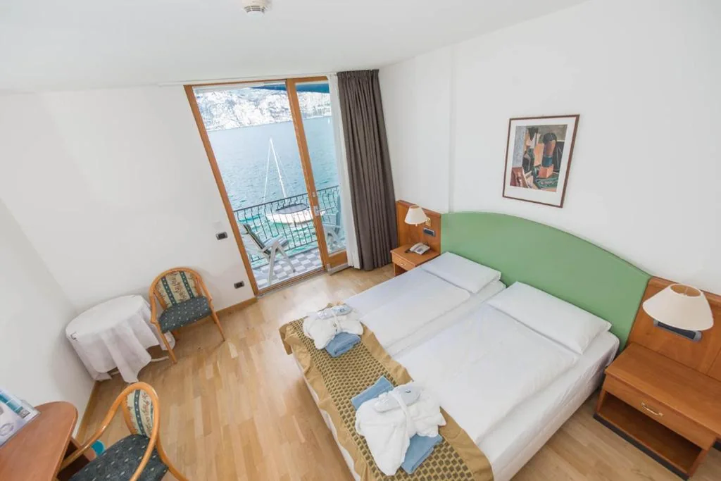 Camera Doppia con Letti Singoli con Vista Lago — Hotel Venezia
