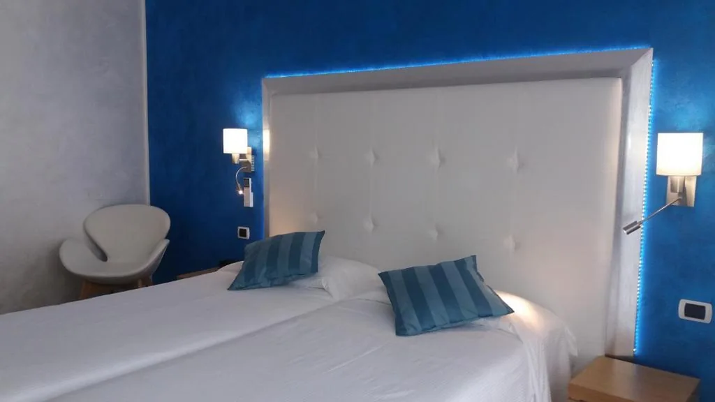 Twin Room — Hotel Europa