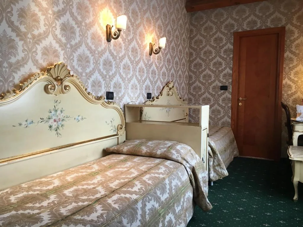 Twin Room — Hotel Gorizia a La Valigia