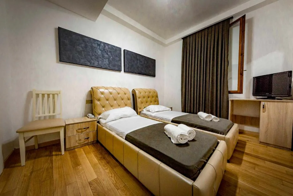 Camera Doppia con Letti Singoli — Hotel Trieste