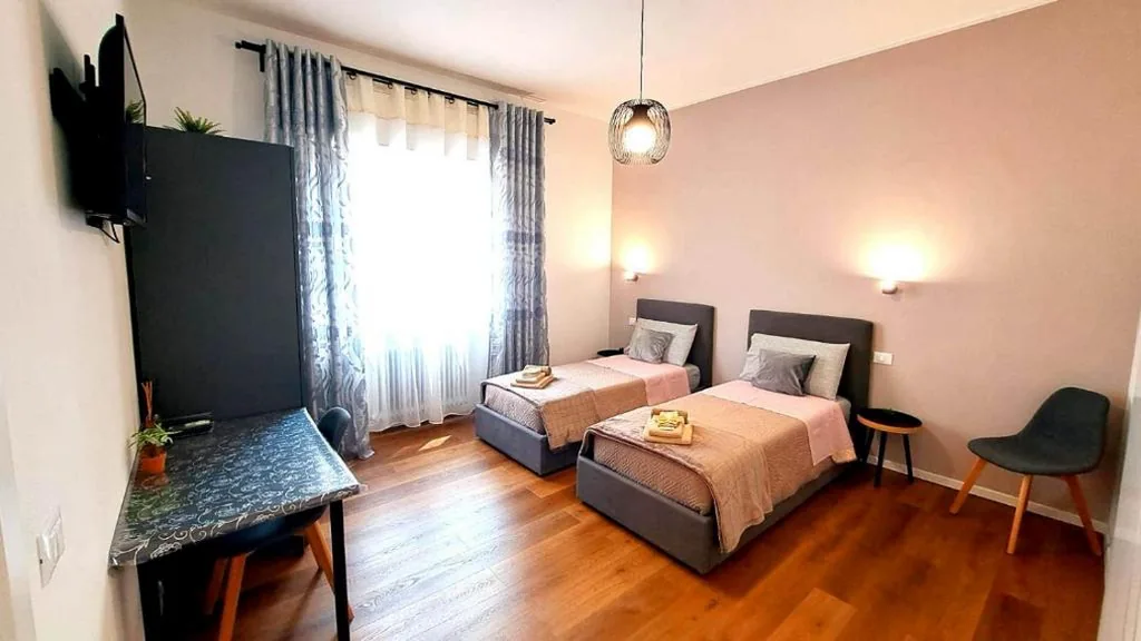 Camera Doppia con Letti Singoli Spaziosa — Casa Rodolfi, Vicenza