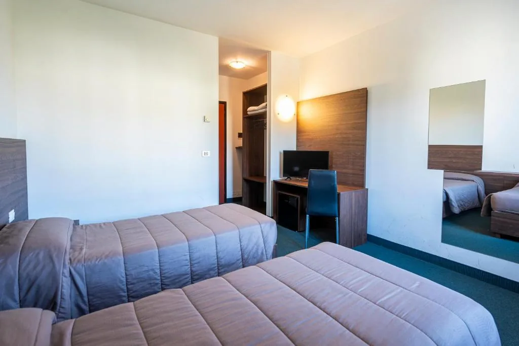 Twin Room — Venice Hotel Albatros