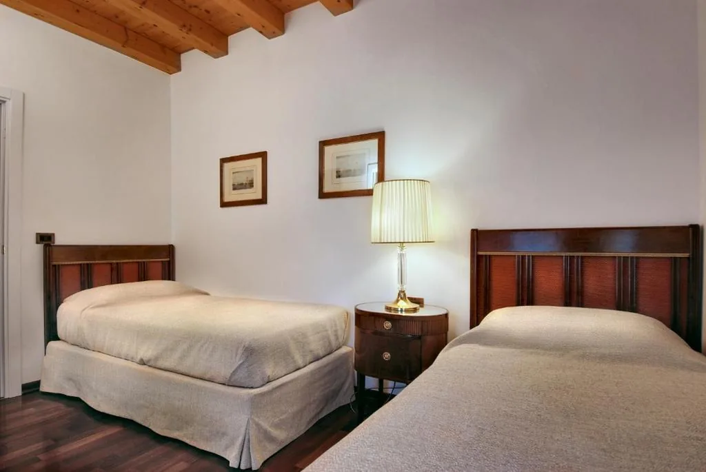 Twin Room — Villa Dacri